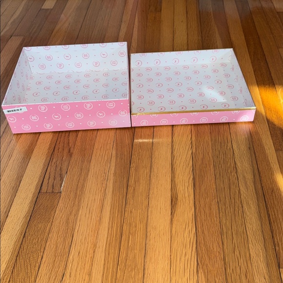 Victoria’s Secret Pink and Gold Decorative Box - Picture 7 of 7